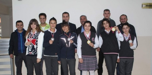 zubeyde_hanim_lisesi_ogrencilerinin_judo_basarisi