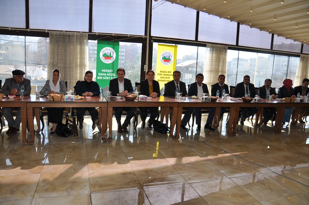 E+ş Ba+şkan Bak¦-rhan Olanaklar¦-m¦-z¦- K+Âylerimiz ¦-le Payla+şaca¦ş¦-z (2)