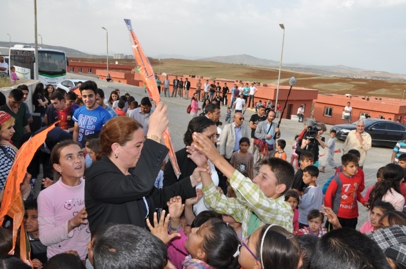 +èzidi +çocuklar +Şengal +ûzg+-rl+-¦ş+- ¦-+ğin U+ğurtma U+ğurduu (5)