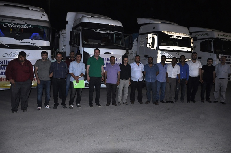 11 TIR’lık  Rojava Yardım Filosu Siirt’te Rojava’ya Hareket Etti (1)