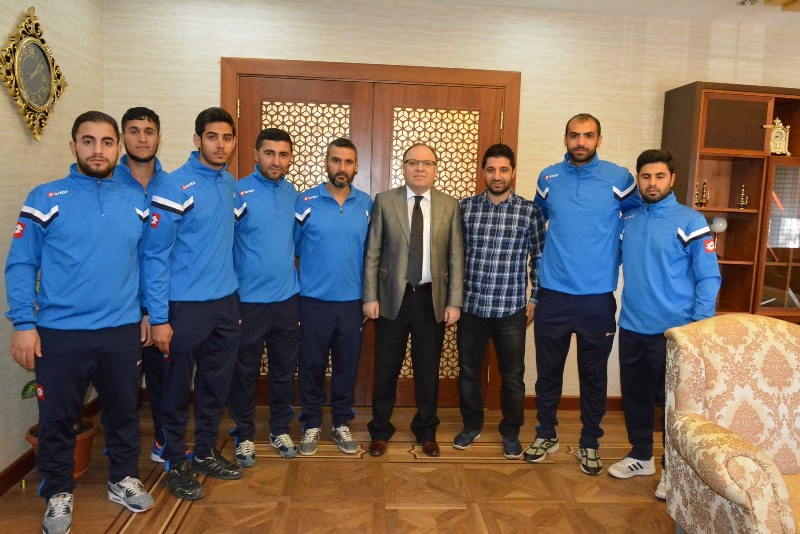 YENİ SİİRT SPOR FUTBOLCU VE YÖNETİCİLERİNDEN VALİ TUTULMAZ’A TEŞEKKÜR ZİYARETİ