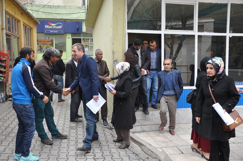 Eş Başkan Bakırhan’dan Esnafa Newroz Ziyareti (1)