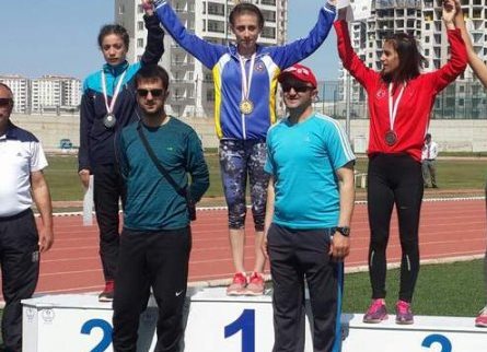 300-metrede-2nci-oldu