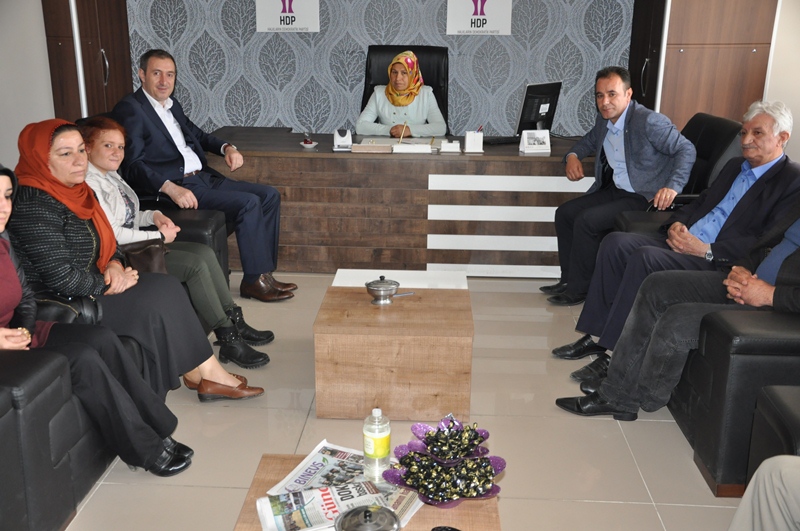 Belediyeden HDP Siirt İl Örgütüne Kutlama Ziyareti (2)