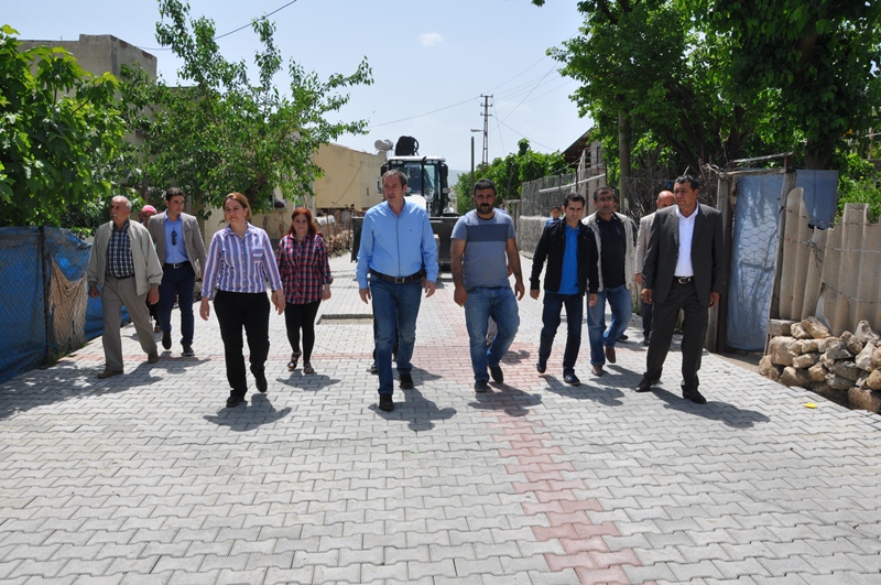 E+ş Ba+şkanlar Yol ve Taziye Evi Yap¦-m +çal¦-+şmalar¦-nda Denetimlerde Bulundu (4)