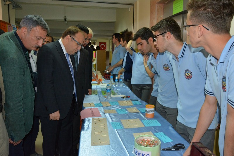 Fen Lisesi Tubitak Sergi (6)