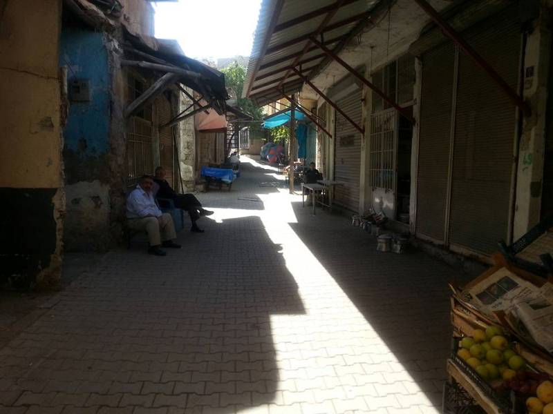 Tarihi Şeyhler Çarşısında 4 Esnaf Kaldı  (1)