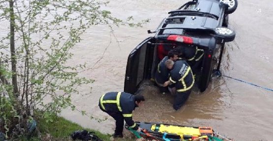 oglunu-ziyaretten-donuste-gecirdigi-kazada-oldu_a74d1