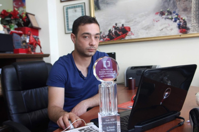 siirtli-muhabir-odulunu-15-temmuz-sehitlerine-9838567_o