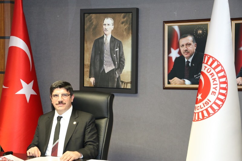 thumbnail_yasin aktay-(2)