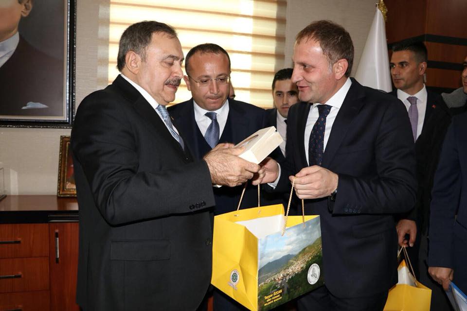 26111903_2057686111181941_1805049228604696894_n