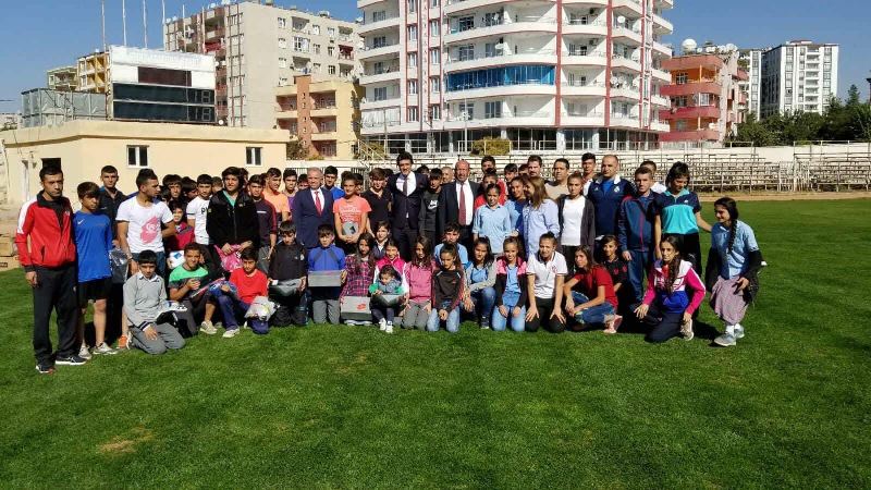 Spor (2)