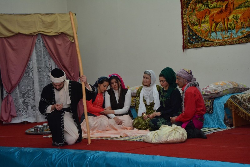 thumbnail_Tiyatro (5)