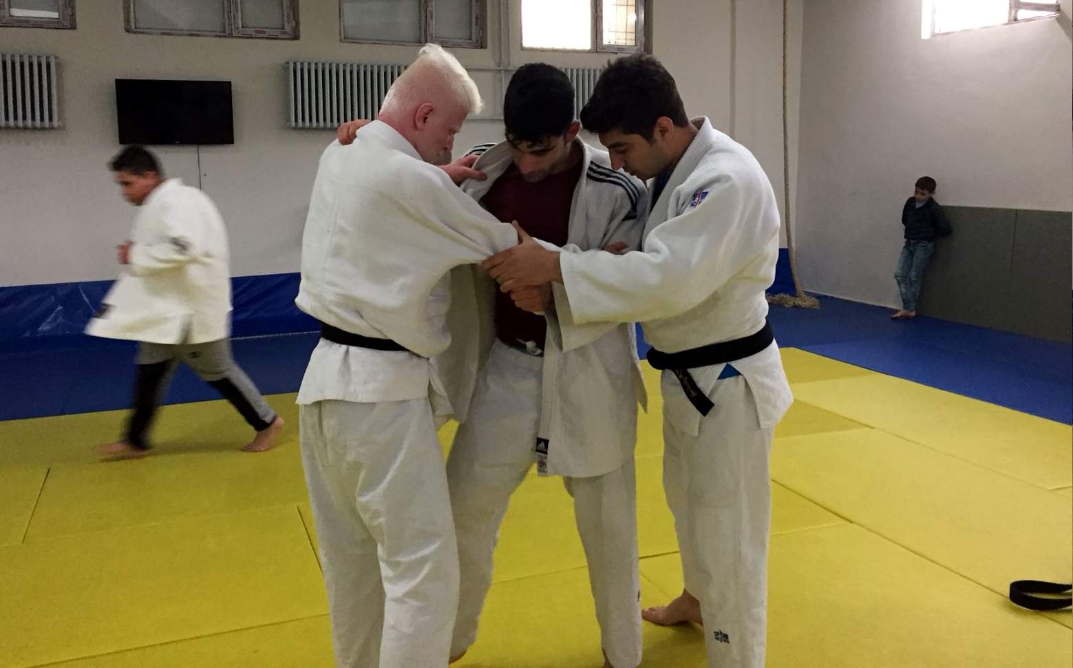 85e0ee02-dbce-46b5-a957-4d7f16d94f0c