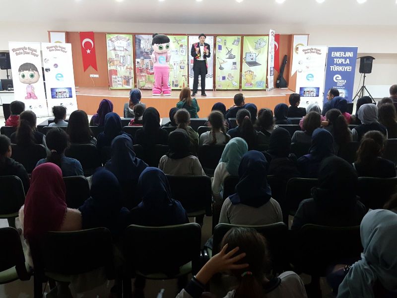 Dicle Elektrik2c Enerji Cocuk Naz’i Siirtli Cocuklarla Bulusturdu (2)