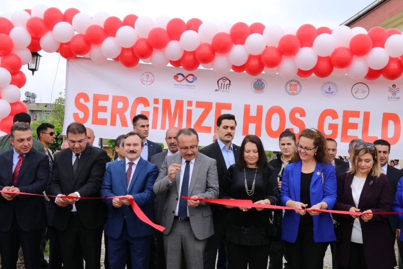 thumbnail_Hem sergi acilisi (1)