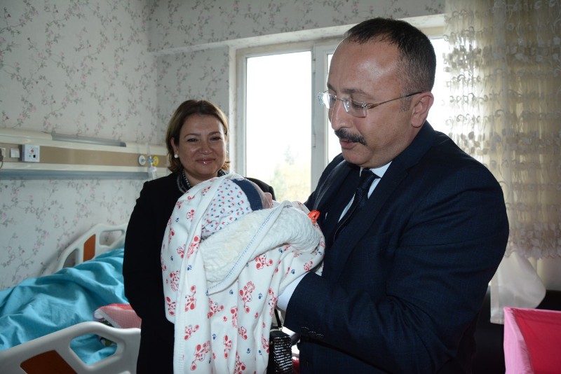 thumbnail_Sehit Esi Ziyareti (4)