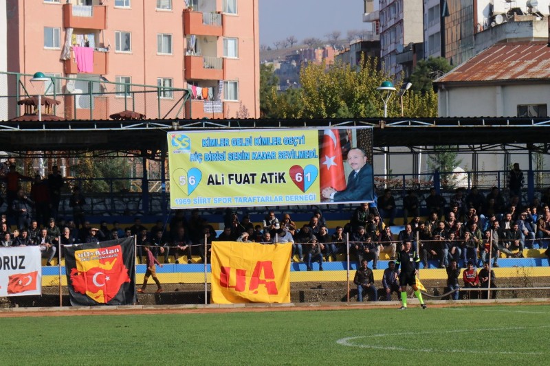 SİİRTSPOR TARAFTARLAR’DAN, VALİ ATİK’E PANKARTLI ÖVGÜ