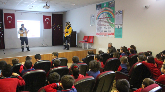 siirt-te-112-acil-cagri-ve-ilk-yardim-egitimi-10587000_o