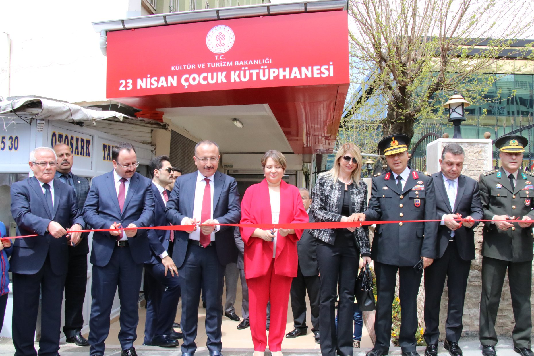 ÇOCUK KÜTÜPHANESİNİN AÇILIŞI YAPILDI