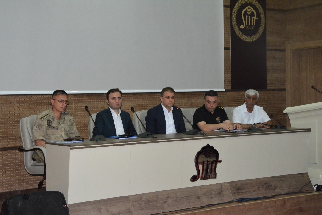 SİİRT’TE OKULLARIN GÜVENLİĞİ MASAYA YATIRILDI