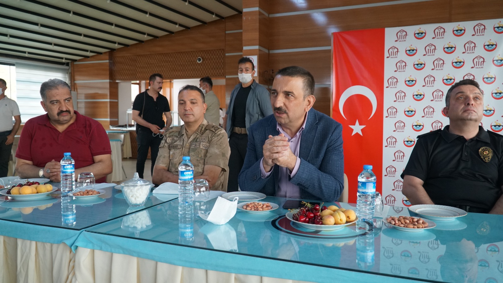 VALİ HACIBEKTAŞOĞLU “SİİRT SPOR TESİSLERİNİ HALKA AÇACAĞIZ”