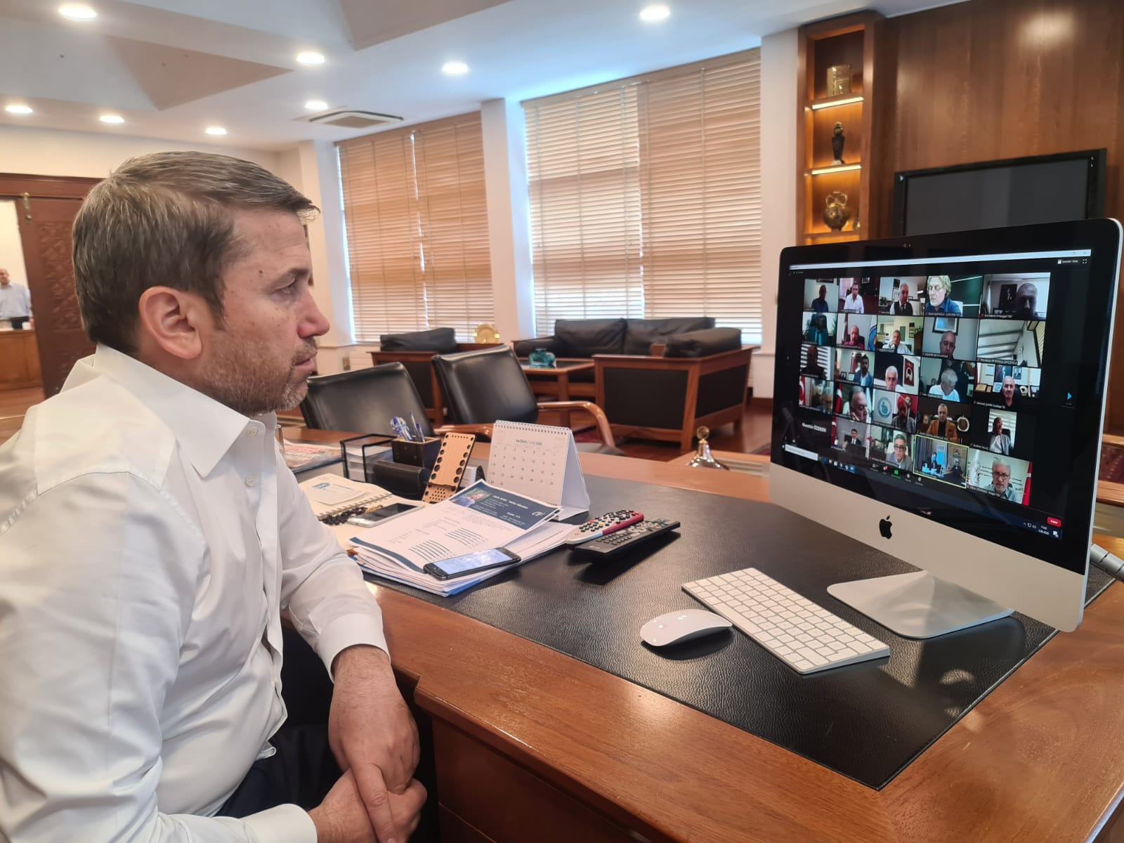 9bb9a609-ce58-4374-975b-ff280a70918b