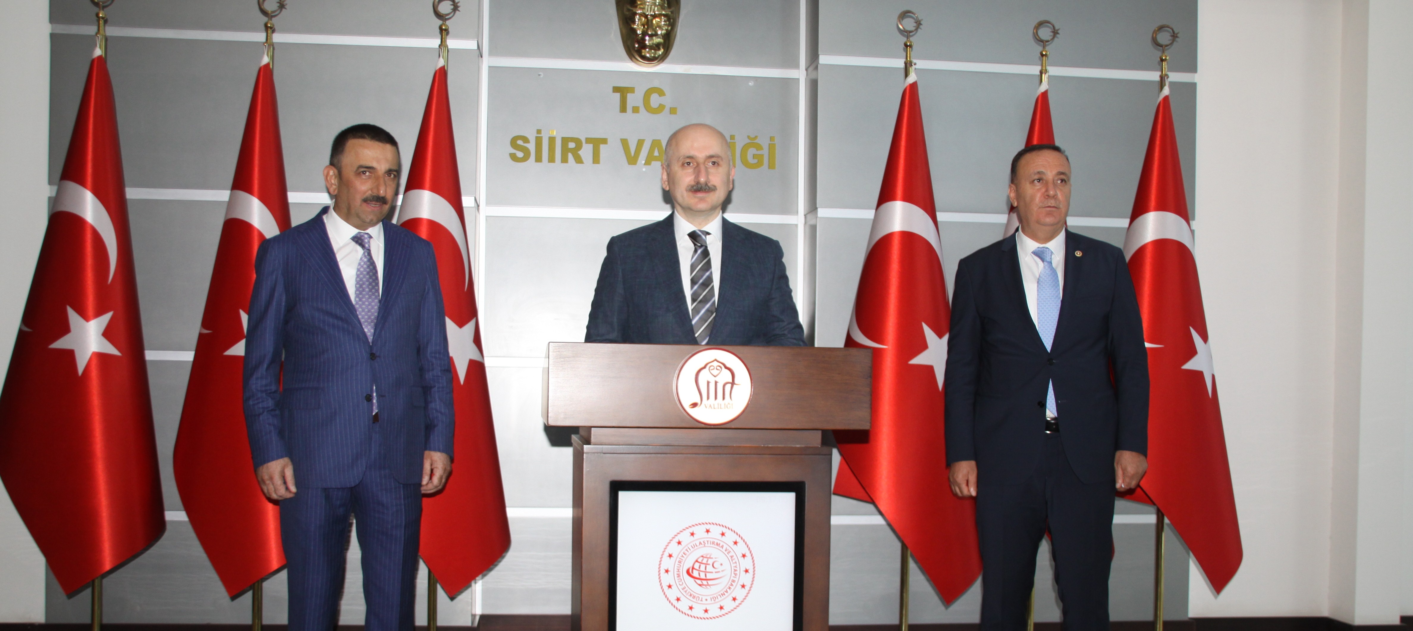 ULAŞTIRMA VE ALTYAPI BAKANI ADİL KARAİSMAİLOĞLU VALİLİK VE AK PARTİYİ ZİYARET ETTİ