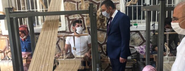 VALİ HACIBEKTAŞOĞLU ŞAL ŞEPİK KUMAŞI ÜRETİMİNE HER TÜRLÜ DESTEĞİ VERECEĞİZ