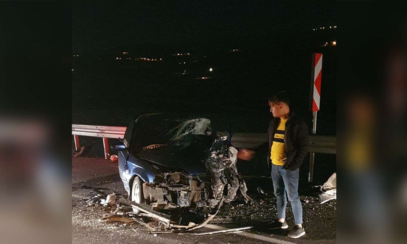 iki-otomobil-kafa-kafaya-carpisti-2-yarali1614370926