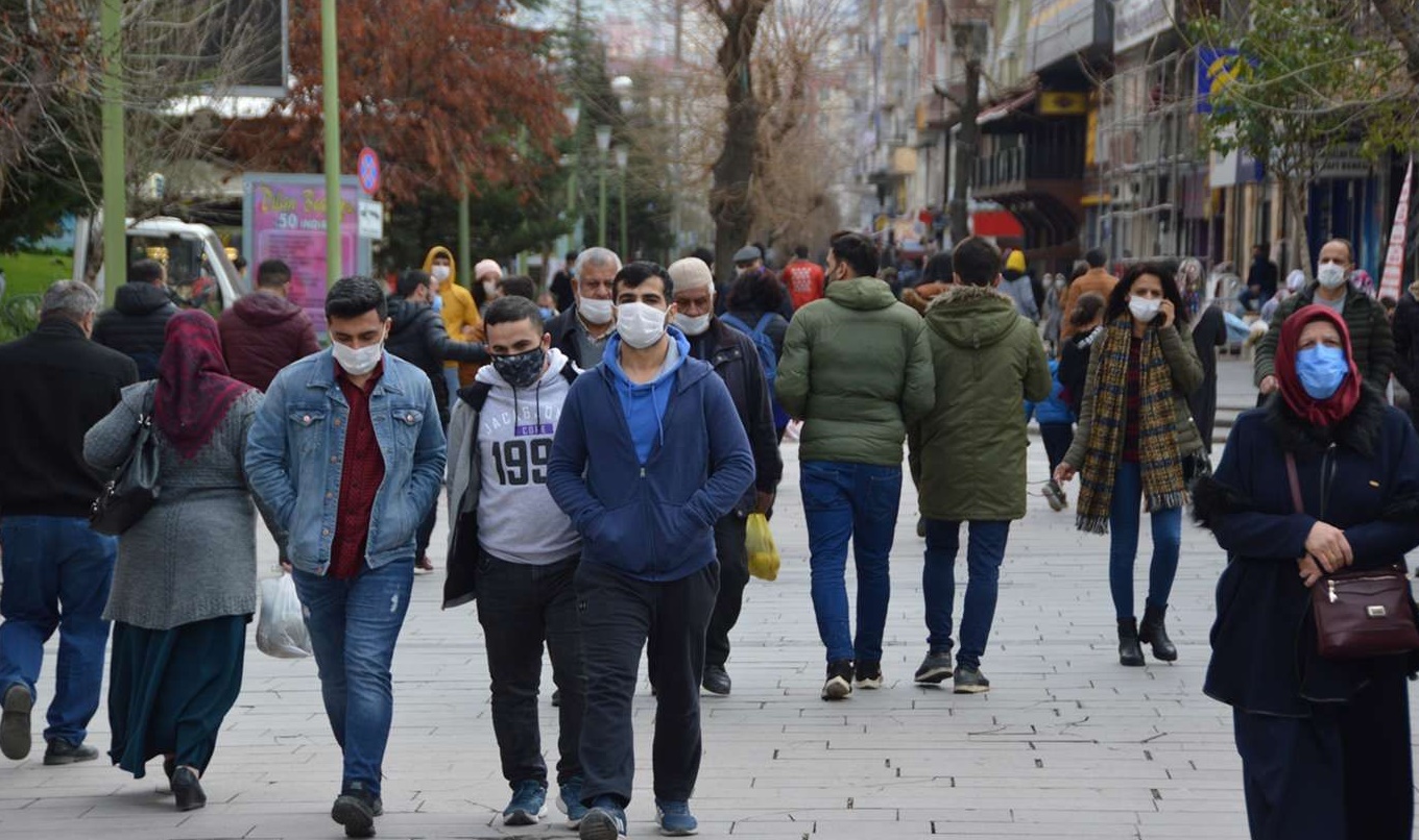 halktan-103-emekli-amiralin-darbe-imali-bildirisine-tepki1617604953
