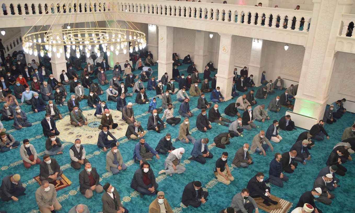 siirt-te-yapimi-tamamlanan-seyh-farac-camii-ibadete-acildi1617985424