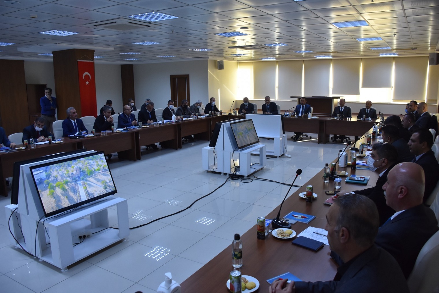 24fed66d-51e5-497d-9cc1-9179bad56661