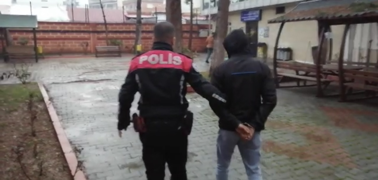 577FFF08-DD50-41B5-AC38-B1EDF7C910FF