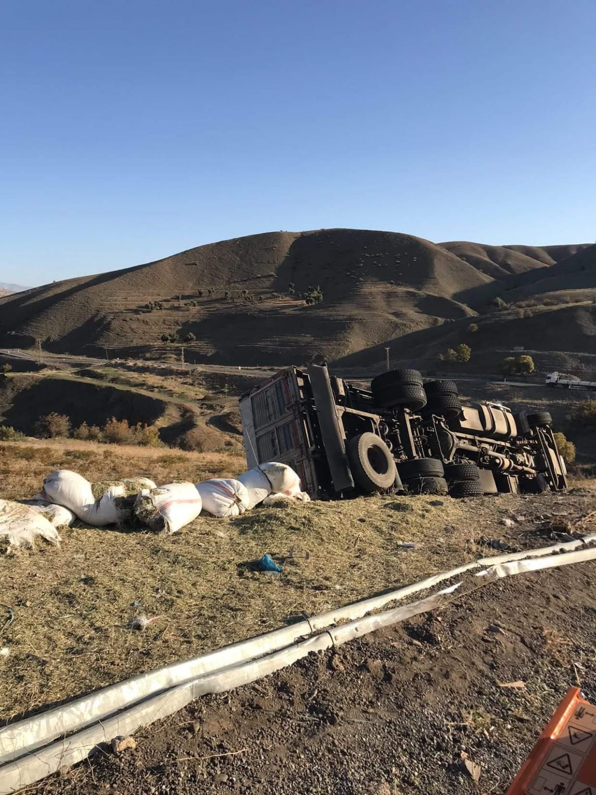 f9fb3265-3661-4caa-8d31-0628eb8e65f8