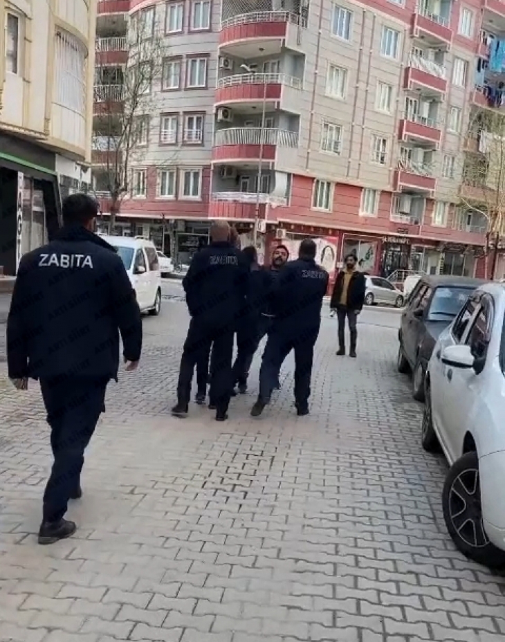 whatsapp-video-2023-03-28-at-180515mp4_snapshot_0001234_1680016461_PTJ8g2