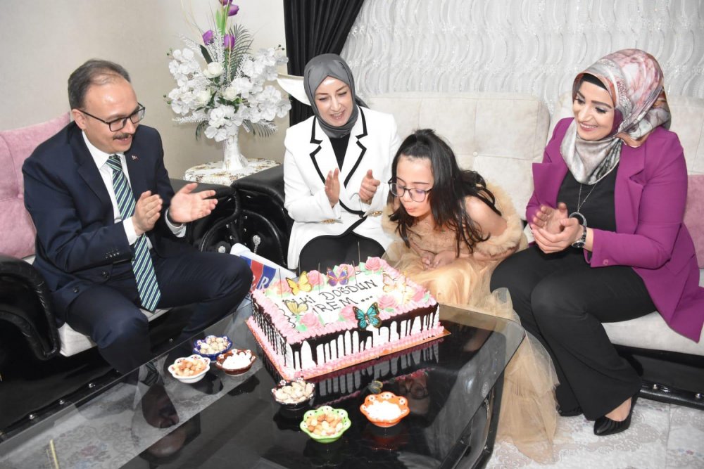 46DF7915-713C-4125-BD3C-47E762853B32