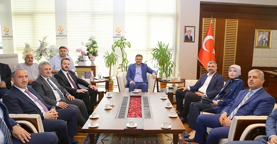 ak-parti-siirt-il-teskilatindan-rektor-sindaka-ziyaret_438d1