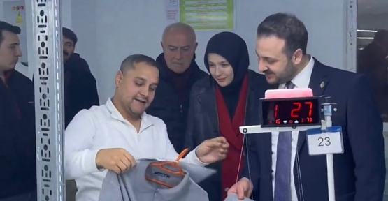 ak-parti-il-baskani-ozturan-ve-kadin-kollari-baskani-maviden-tekstil-fabrikalarina-ziyaret_fc730