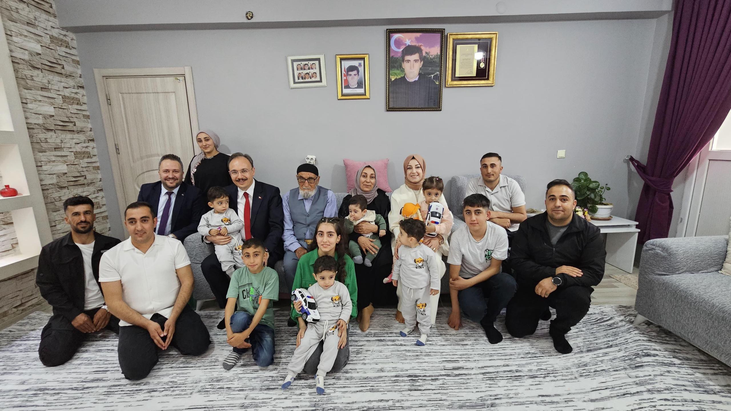 2d55aee7-1a0f-462b-8b2b-c5df9ad0f06a