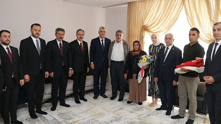 bakan-bolat-siirt-te-sehit-ail_1755883645_dUIaM8