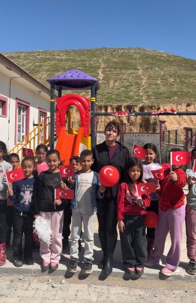 Siirt Valisi Dr. Kemal Kızılkaya’nın Öğrencilere Verdiği Söz Yerine Getirildi: Köy Okuluna Park Yapıldı