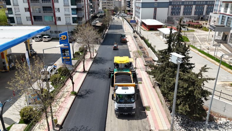 HAVA ŞARTLARININ İYİLEŞMESİYLE ASFALT ÇALIŞMALARI YENİDEN BAŞLADI