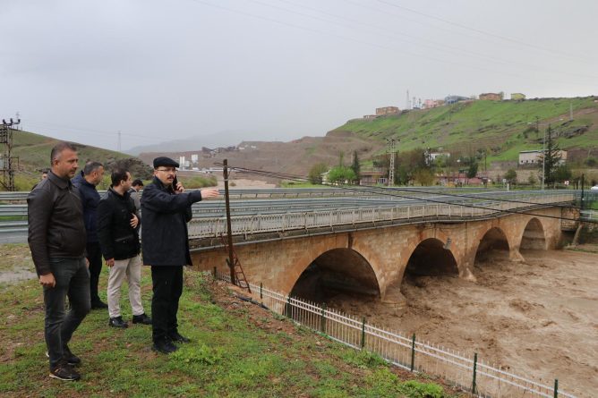 VALİ KIZILKAYA, SEL BÖLGELERİNDE İNCELEMELERDE BULUNDU