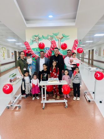 Siirt Eğitim ve Araştırma Hastanesi’nden Minik Hastalara 23 Nisan Etkinliği