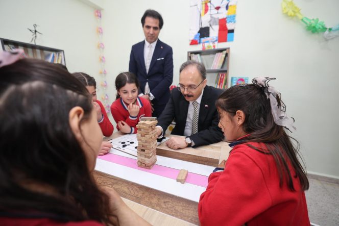 SİİRT’TE İKİ OKULDA SIFIR ATIK KÜTÜPHANESİ AÇILDI