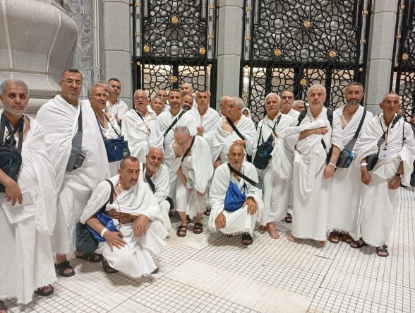 Kutsal Topraklarda Bulunan Siirtli Hacılardan Selam Var