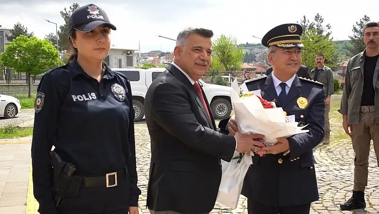 Siirt İl Emniyet Müdürlüğünde Devir Teslim: Mehmet Özdemir Göreve Başladı