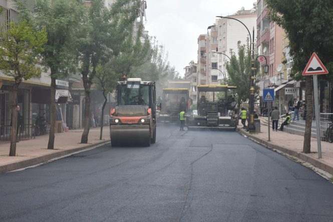 BAHÇELİEVLER MAHALLESİ’NDE 1000 METRELİK YOL ASFALTLANDI