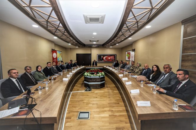 SİİRT’TE “SOSYAL RİSK HARİTALARI”, “AİLE REHBERİ” VE “ÇOCUKLAR GÜVENDE” SİSTEMLERİ TOPLANTISI GERÇEKLEŞTİRİLDİ